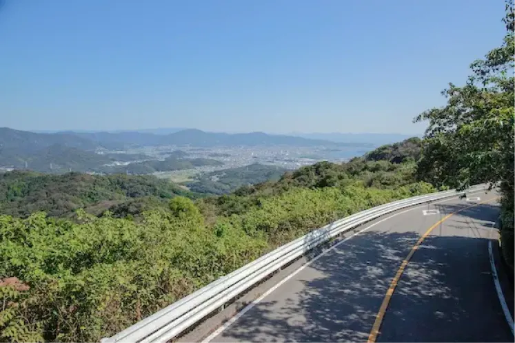 三河湾と蒲郡市街を一望できる三ヶ根山スカイラインの展望ルート